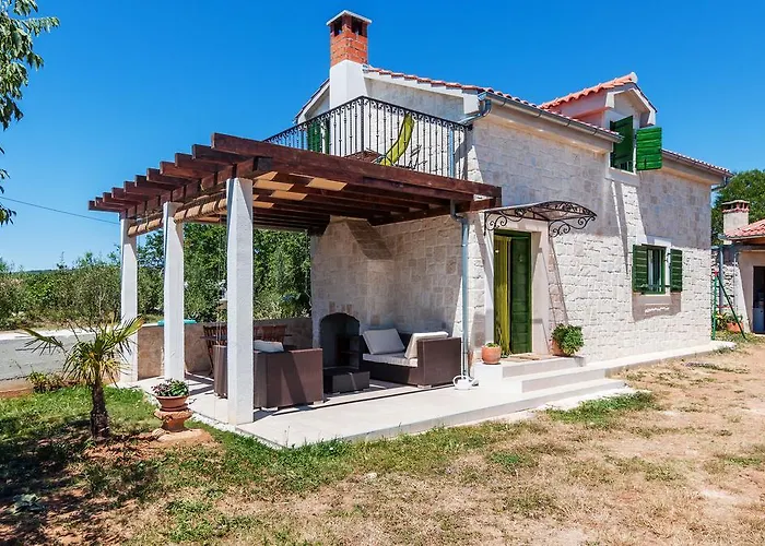 Traditional Holiday Home Rita